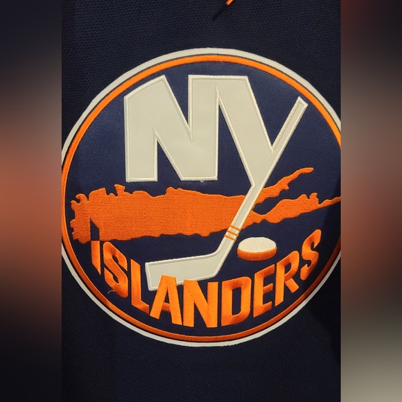 New York Islanders jersey - Picture 2 of 5